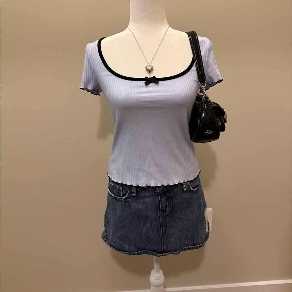 baby blue and black bow ribbed top, size M